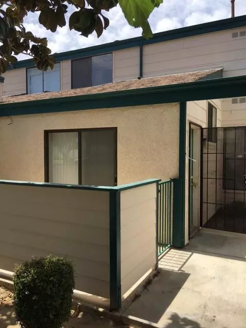 44526 E 15th St UNIT 8, Lancaster, CA 93535 photo 2