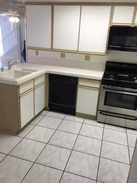 44526 E 15th St UNIT 8, Lancaster, CA 93535 photo 4