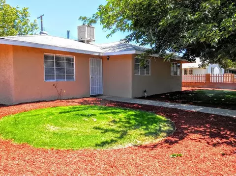 38632 30th St E, Palmdale, CA 93550 photo 1