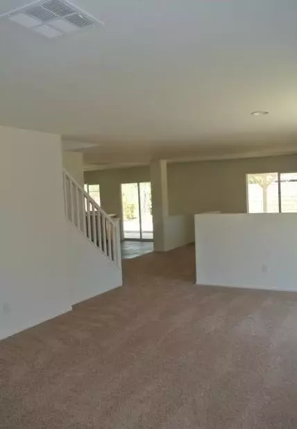 45146 Palm Ln, Lancaster, CA 93535 photo 2