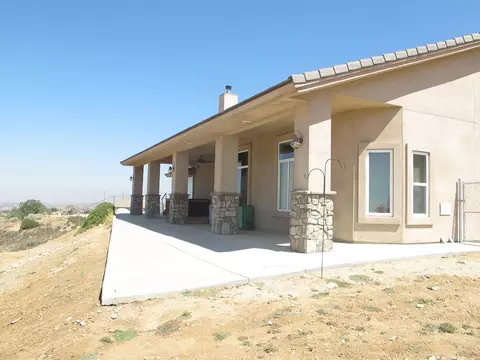 4265 Snow Line Dr, Phelan, CA 92371 photo 2