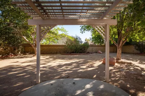 1825 Acosta St, Lancaster, CA 93535 photo 17