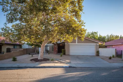 1825 Acosta St, Lancaster, CA 93535 photo 1