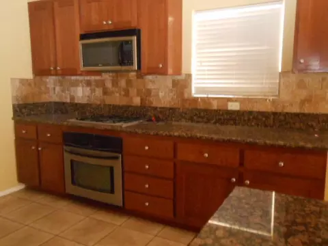 38204 Evette Ct, Palmdale, CA 93550 photo 4