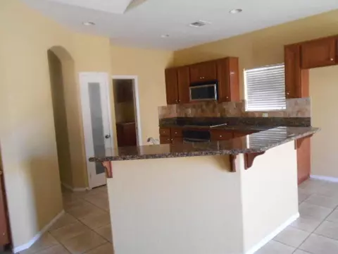 38204 Evette Ct, Palmdale, CA 93550 photo 5