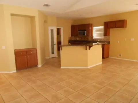 38204 Evette Ct, Palmdale, CA 93550 photo 3