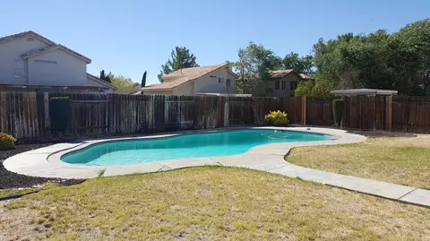 44237 22nd St W, Lancaster, CA 93536 photo 2