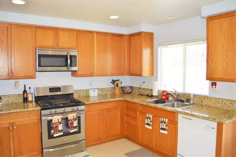 534 Koufax Dr, Lancaster, CA 93535 photo 7