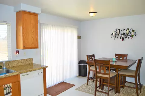 534 Koufax Dr, Lancaster, CA 93535 photo 8