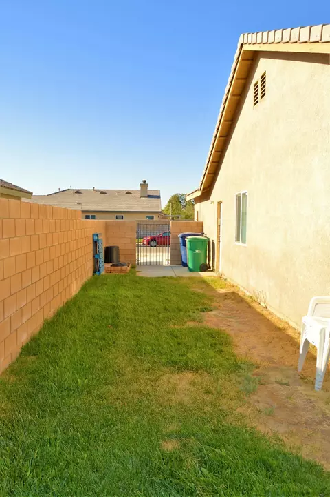 534 Koufax Dr, Lancaster, CA 93535 photo 19