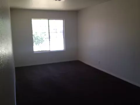 2061 Thomas Dr, Lancaster, CA 93535 photo 13