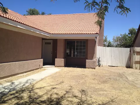 2061 Thomas Dr, Lancaster, CA 93535 photo 4