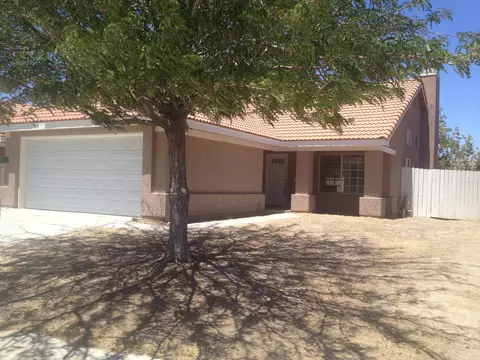 2061 Thomas Dr, Lancaster, CA 93535 photo 3