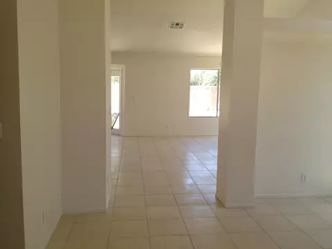 2061 Thomas Dr, Lancaster, CA 93535 photo 8