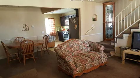 8135 Avenue E8 W, Lancaster, CA 93536 photo 2