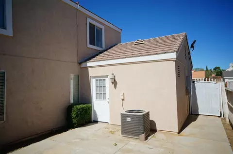 39312 Fallbrook Cir, Palmdale, CA 93551 photo 28