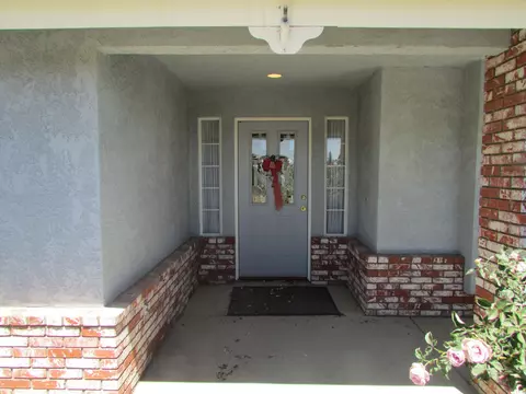 22913 Mariposa Rd, Tehachapi, CA 93561 photo 3