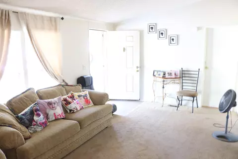 45800 Challenger Way E #228, Lancaster, CA 93535 photo 2