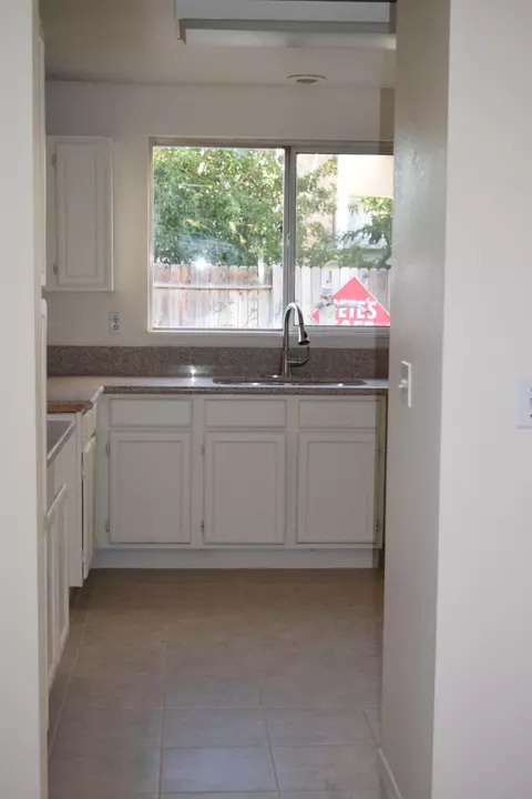 3237 Encelia Ln, Lancaster, CA 93536 photo 5