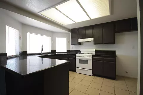 811 Avenue J9 E, Lancaster, CA 93535 photo 5