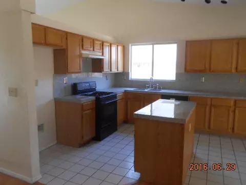 37041 Boxleaf Rd, Palmdale, CA 93550 photo 4