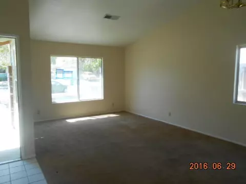 37041 Boxleaf Rd, Palmdale, CA 93550 photo 2