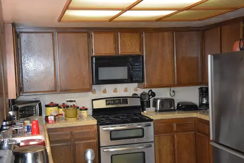 1302 Herzel, Lancaster, CA 93535 photo 7
