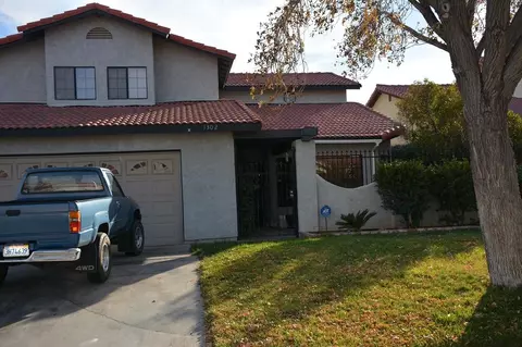 1302 Herzel, Lancaster, CA 93535 photo 3