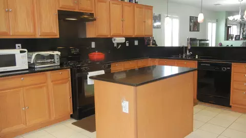 1810 Jackman St E, Lancaster, CA 93535 photo 6