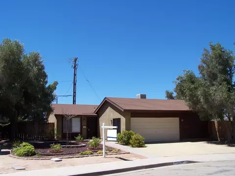 2230 Balmont St, Lancaster, CA 93536 photo 1