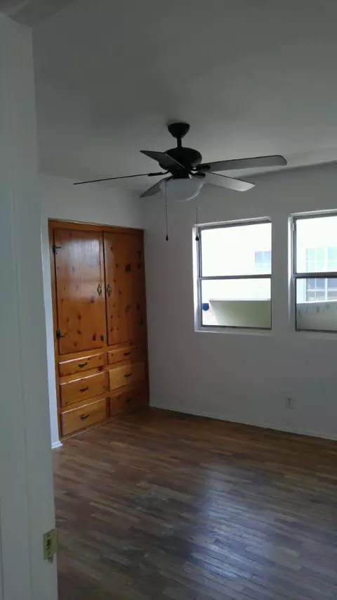 313 J9 Ave W, Lancaster, CA 93534 photo 3