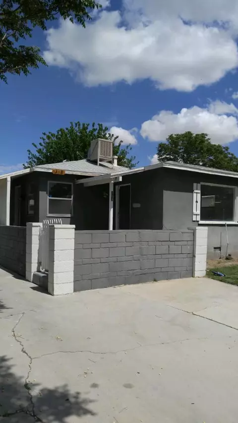 313 J9 Ave W, Lancaster, CA 93534 photo 1