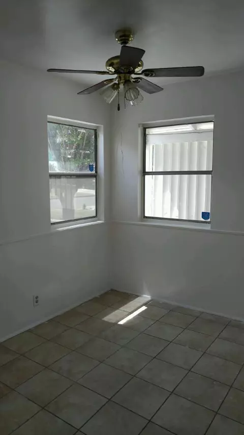 313 J9 Ave W, Lancaster, CA 93534 photo 10