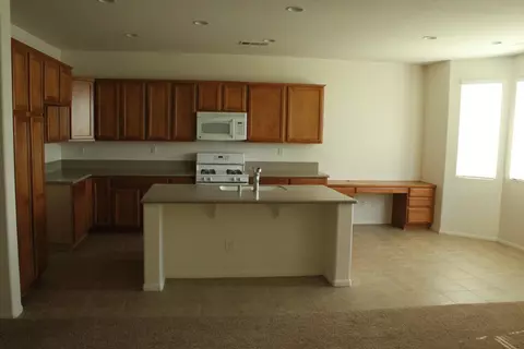 44945 Normandy Ln, Lancaster, CA 93536 photo 2