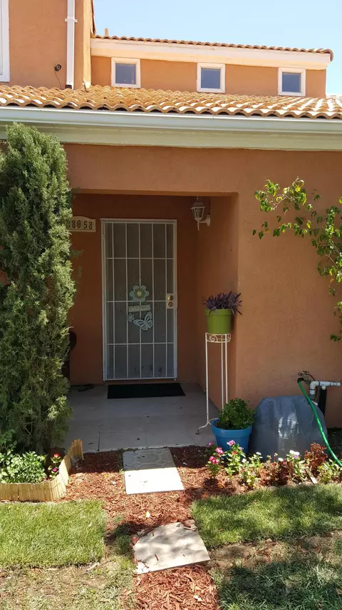 38058 50th St E, Palmdale, CA 93552 photo 4