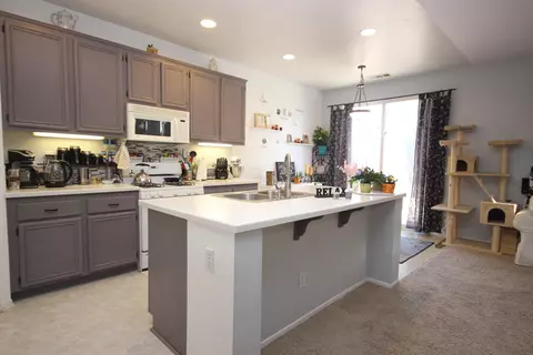 1548 Sutherland St, Lancaster, CA 93534 photo 4