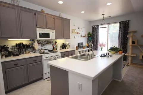 1548 Sutherland St, Lancaster, CA 93534 photo 5