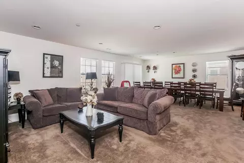 3633 Emerald Ln, Lancaster, CA 93535 photo 7
