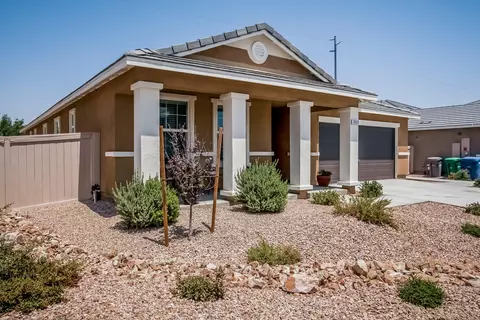 3633 Emerald Ln, Lancaster, CA 93535 photo 6