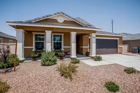 3633 Emerald Ln, Lancaster, CA 93535 photo 4