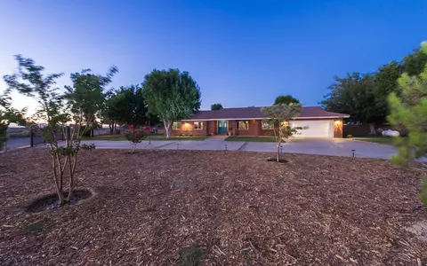 45006 42nd St E, Lancaster, CA 93535 photo 2