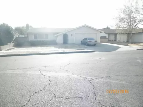 37767 27th St E, Palmdale, CA 93550 photo 4