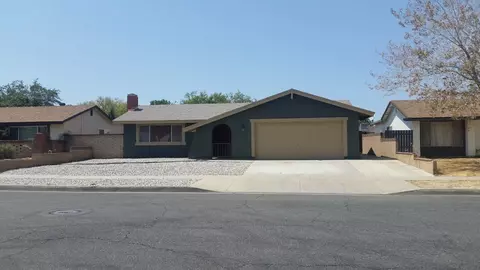 37767 27th St E, Palmdale, CA 93550 photo 1