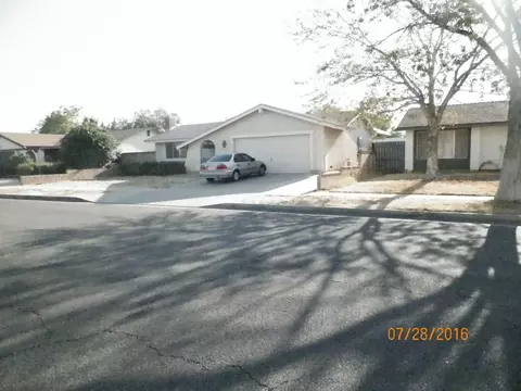 37767 27th St E, Palmdale, CA 93550 photo 3