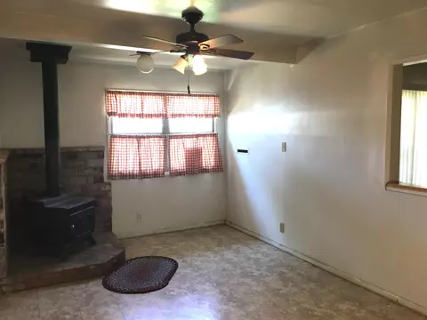 2062 Panamint St, Mojave, CA 93501 photo 8