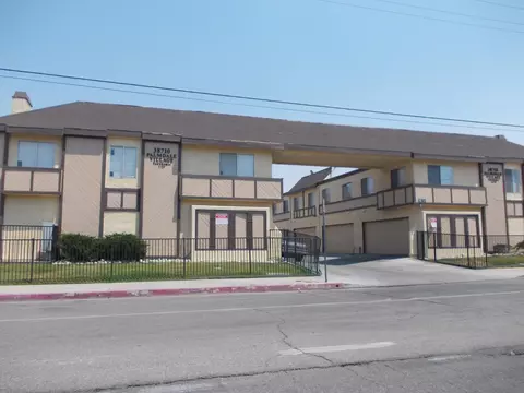 38710 10th E #1, Palmdale, CA 93550 photo 1