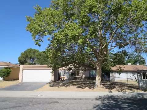 42831 Alep St, Lancaster, CA 93536 photo 2