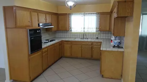 44543 Hanstead Ave, Lancaster, CA 93535 photo 4