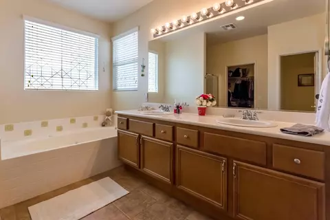 43819 Sondi Dr, Lancaster, CA 93536 photo 8