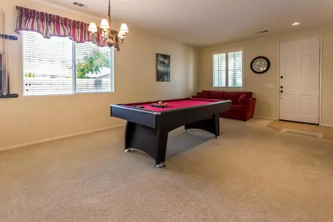 43819 Sondi Dr, Lancaster, CA 93536 photo 2